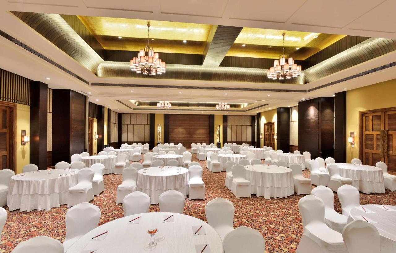 Radisson Blu Plaza Resort & Convention Centre カルジャット エクステリア 写真 The Grand Ballroom