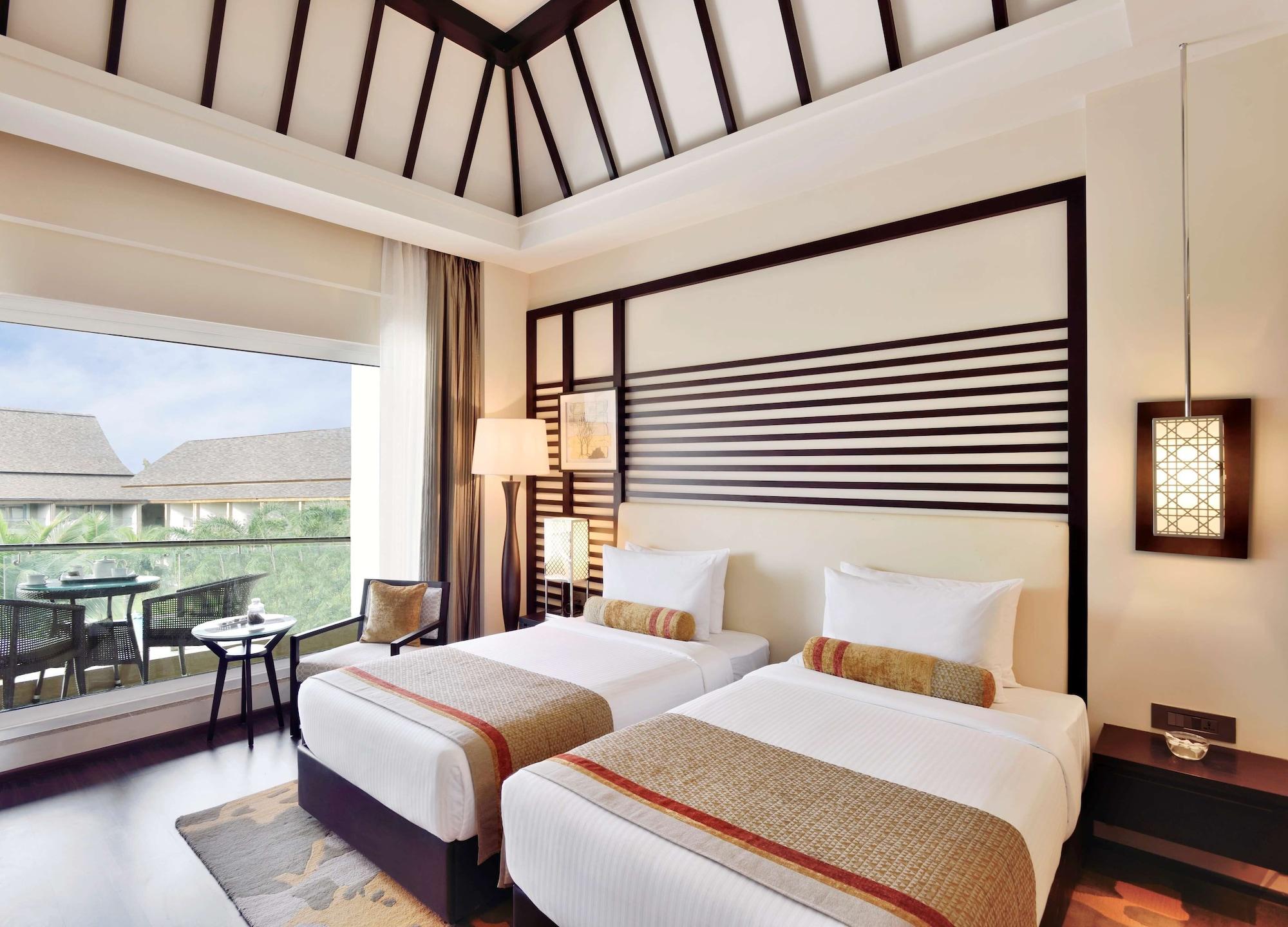 Radisson Blu Plaza Resort & Convention Centre カルジャット エクステリア 写真
