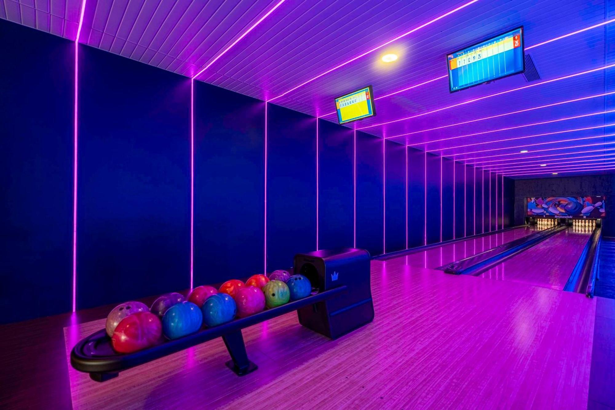 Radisson Blu Plaza Resort & Convention Centre カルジャット エクステリア 写真 Bowling at the 2016 Olympics