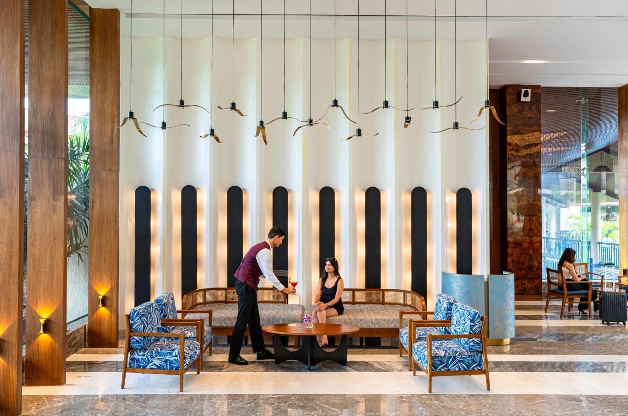 Radisson Blu Plaza Resort & Convention Centre カルジャット エクステリア 写真 Lobby