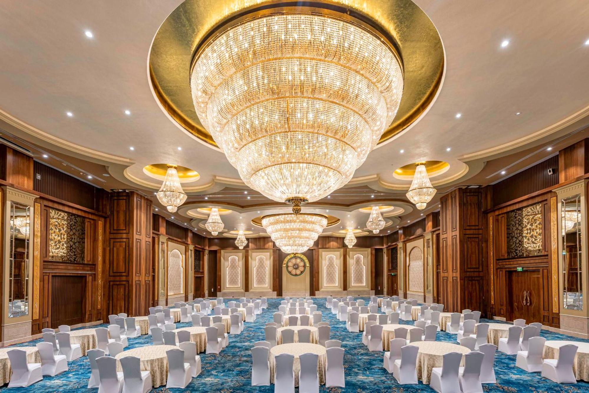 Radisson Blu Plaza Resort & Convention Centre カルジャット エクステリア 写真 The Grand Ballroom