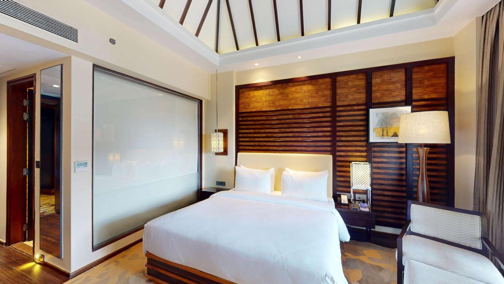 Radisson Blu Plaza Resort & Convention Centre カルジャット エクステリア 写真